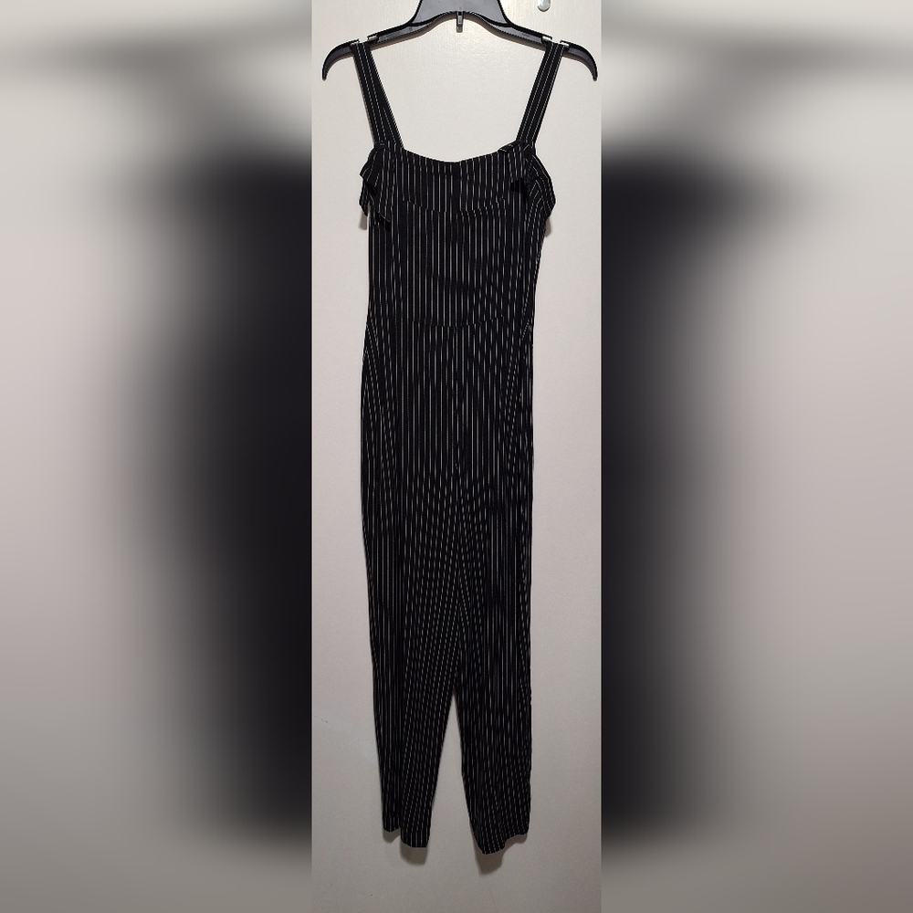 BLACK AND WHITE STRIPED FITTED JUMPSUIT